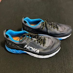 HOKA Arahi mens 11.5